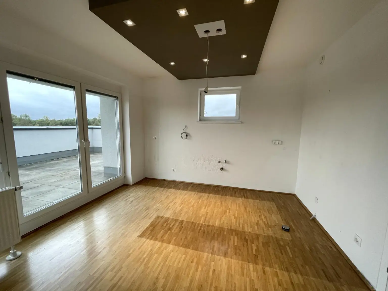 Großzügige Dachgeschosswohnung mit traumhafter Dachterrasse