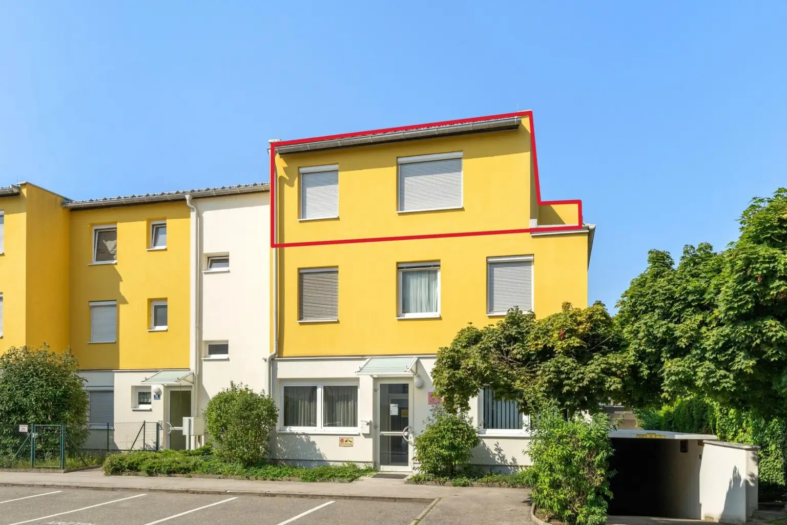 Stilvolle 4-Zimmer-Wohnung im Penthouse-Flair mit Dachterrasse