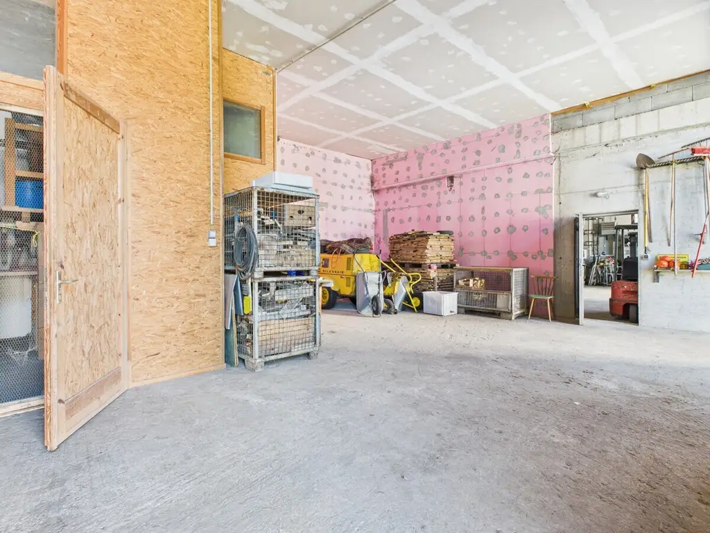 Energieautarkes Leben im Rosental – Bauland, Wohnhaus, Nebengebäude, Hackschnitzelheizung, Fernwärme