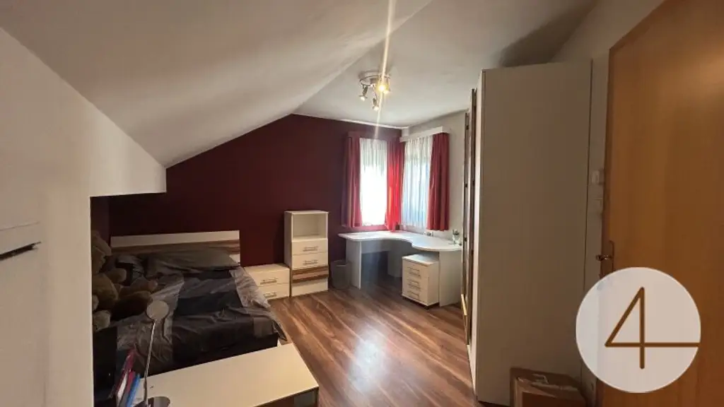 Charmantes Einfamilienhaus mit großem Grundstück in Top-Lage – Jetzt renovieren & wohlfühlen
