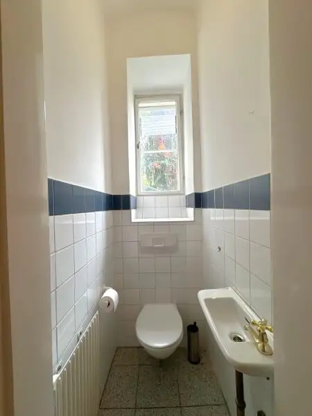 Exklusives Altbaujuwel in Gersthof – Sanierungsbedürftige 3,5-Zimmer-Wohnung mit Balkon in Zinsvilla