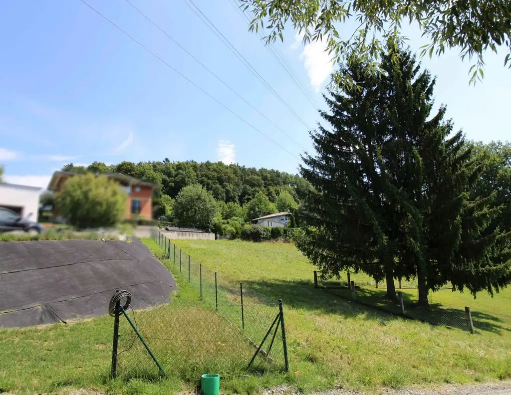 Rarität, schönes Baugrundstück in zentraler Lage mit Ausblick, leichte Hanglage, Baudichte 0,2-0,6