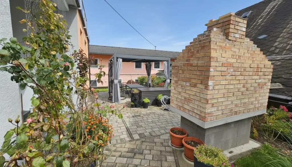 Traumhaftes Einfamilienhaus in Baldramsdorf: Platz für Familie und Freizeit!