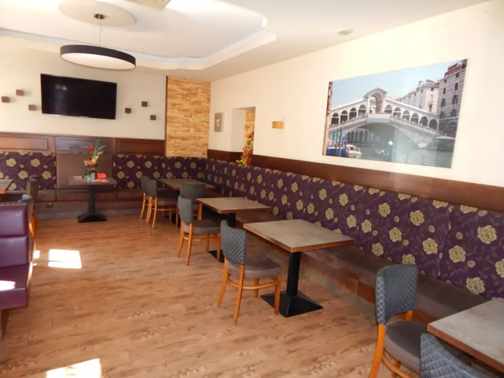 Pizzeria via a vis Schuberthpark – Ideale Lage für Ihr neues Restaurant!