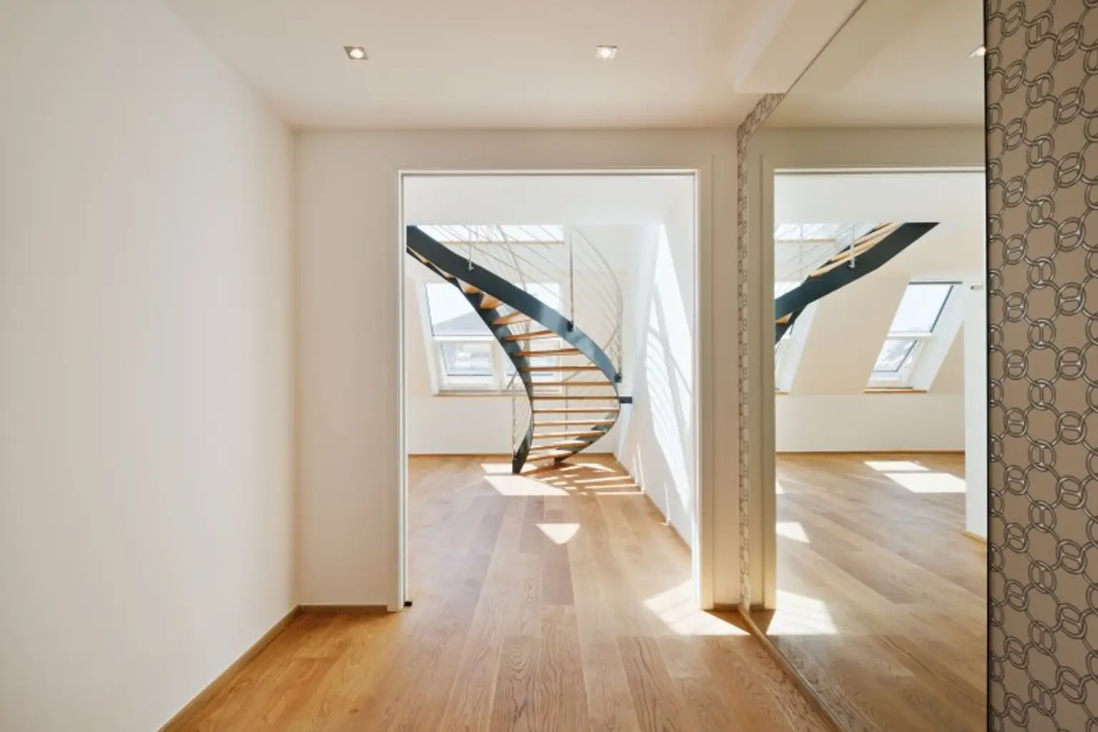 TOP PREIS!!! PENTHOUSE mit Blick auf die Wiener Staatsoper mit Sauna & Garage