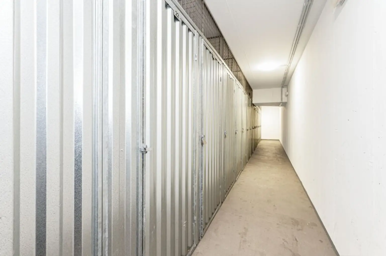 Ab 15. Dezember! Nahe U3! Zentrale 2-Zimmer-Wohnung inkl. Stellplatz zu vermieten!