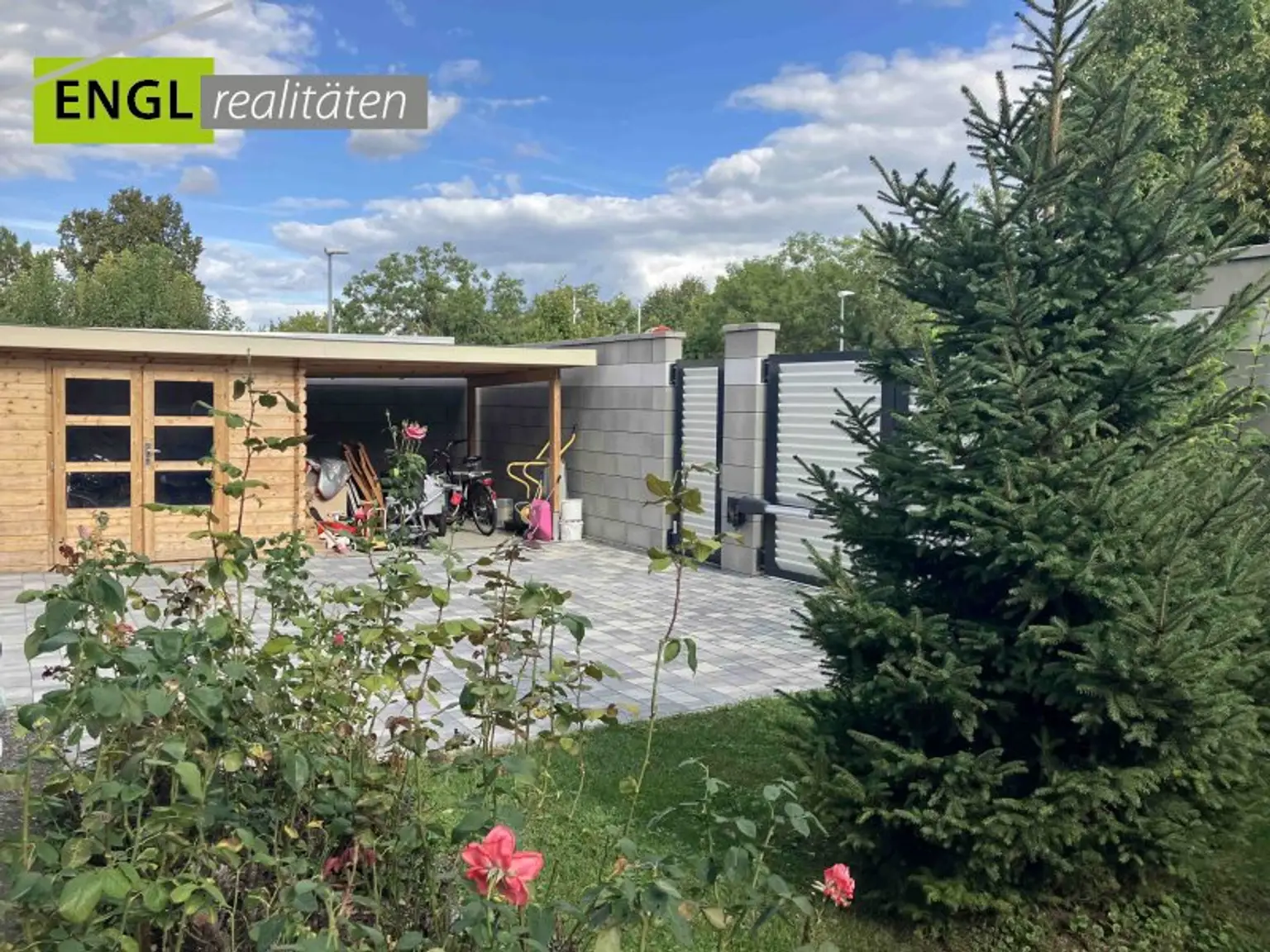 Familien-Idylle mit Pool und nachhaltiger Energieversorgung