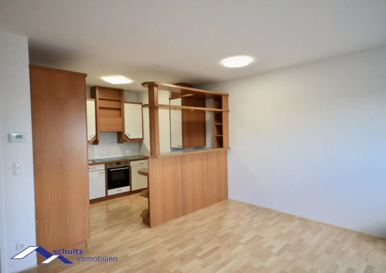 Attraktive 3-Zimmer-Dachgeschosswohnung im Zentrum von Guntramsdorf zu mieten! Überdachter Parkplatz inklusive!