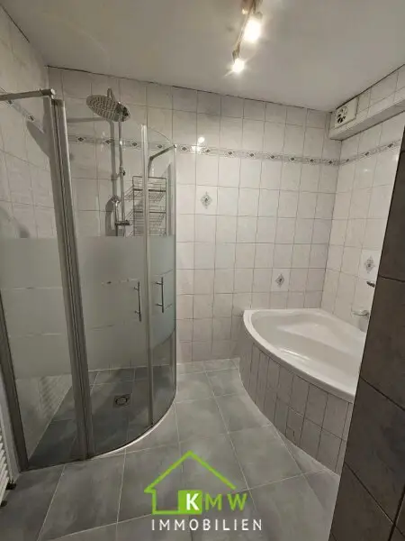 Saniertes, kleines Haus in guter Lage