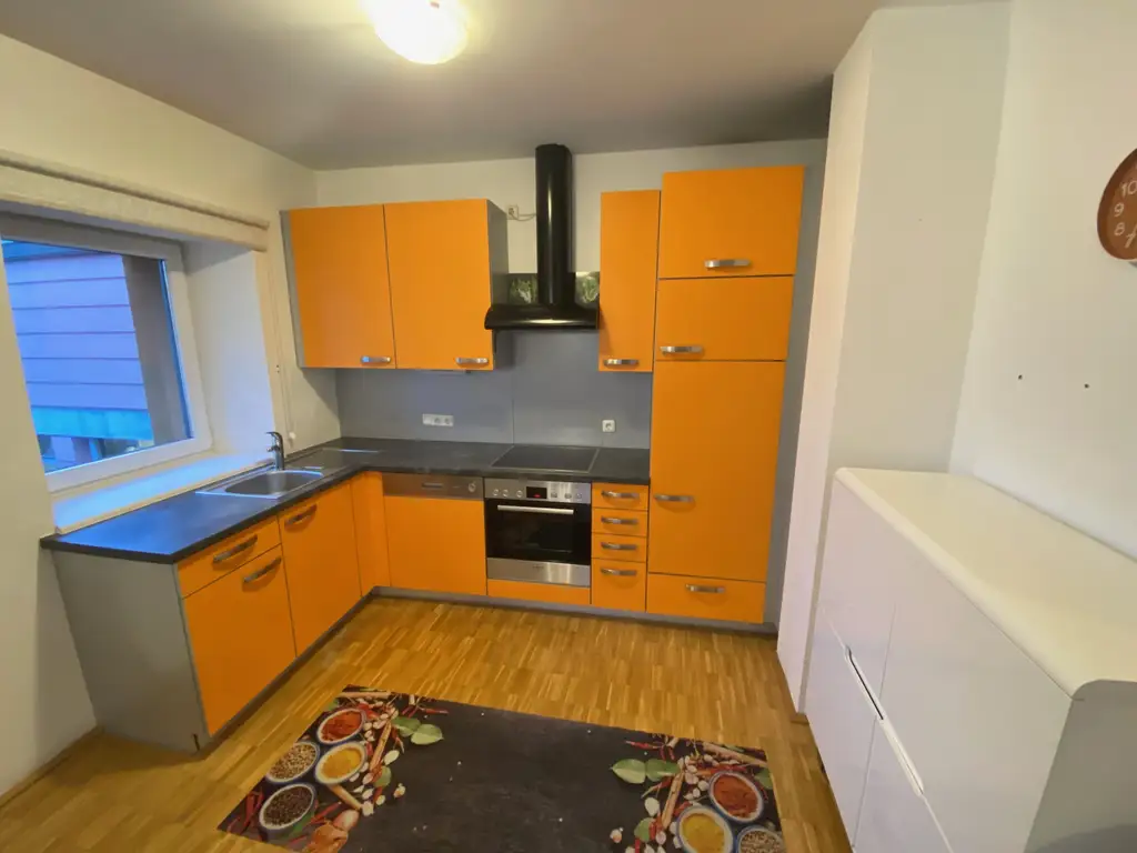 GEPFLEGTE SINGLEWOHNUNG AM MARKTPLATZ IN HELLMONSÖDT