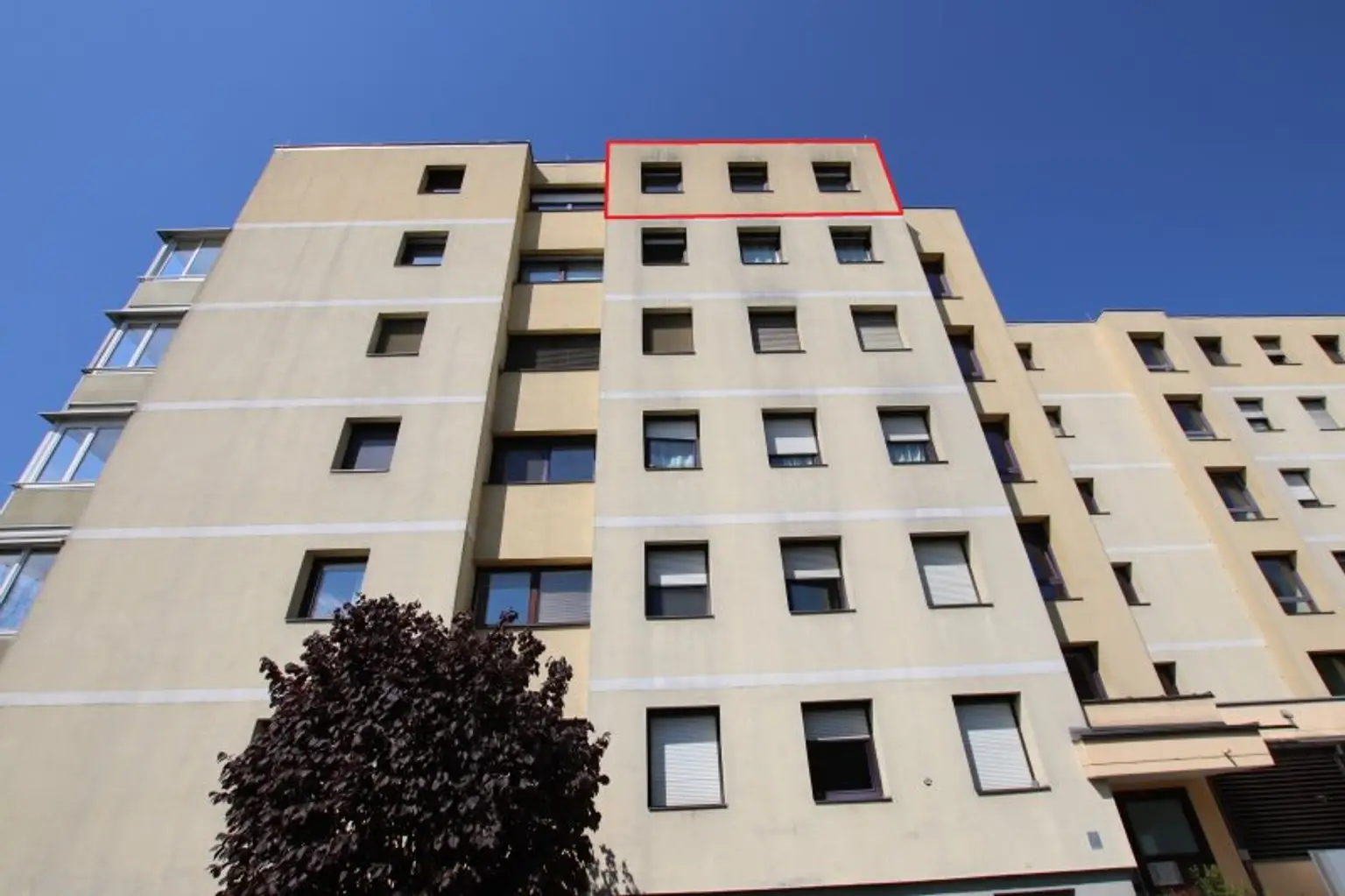 Kernsanierte und schöne 2 Zi Wohnung im 5. und letzten OG mit Garage in Klagenfurt - Karl-Landsteiner-Gasse