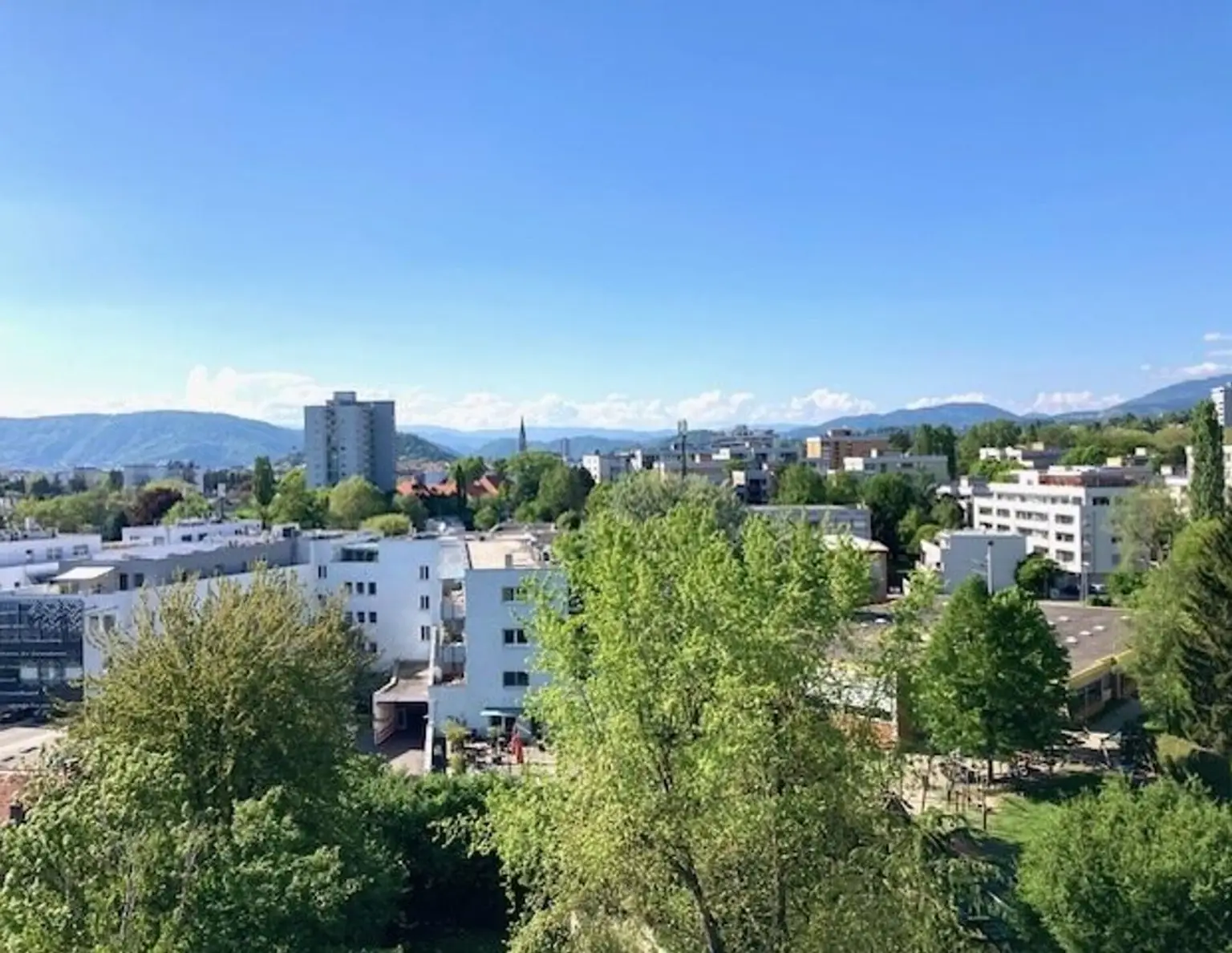 Terrassenhighlight in St. Peter: 5 Zimmer & 95 m² Dachterrasse und Dachgarten mit Panoramablick!