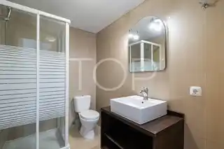 2 + 2 (4)