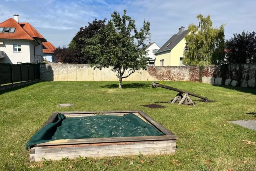 Helle 2-Zimmer-Wohnung mit Balkon & TG-Platz