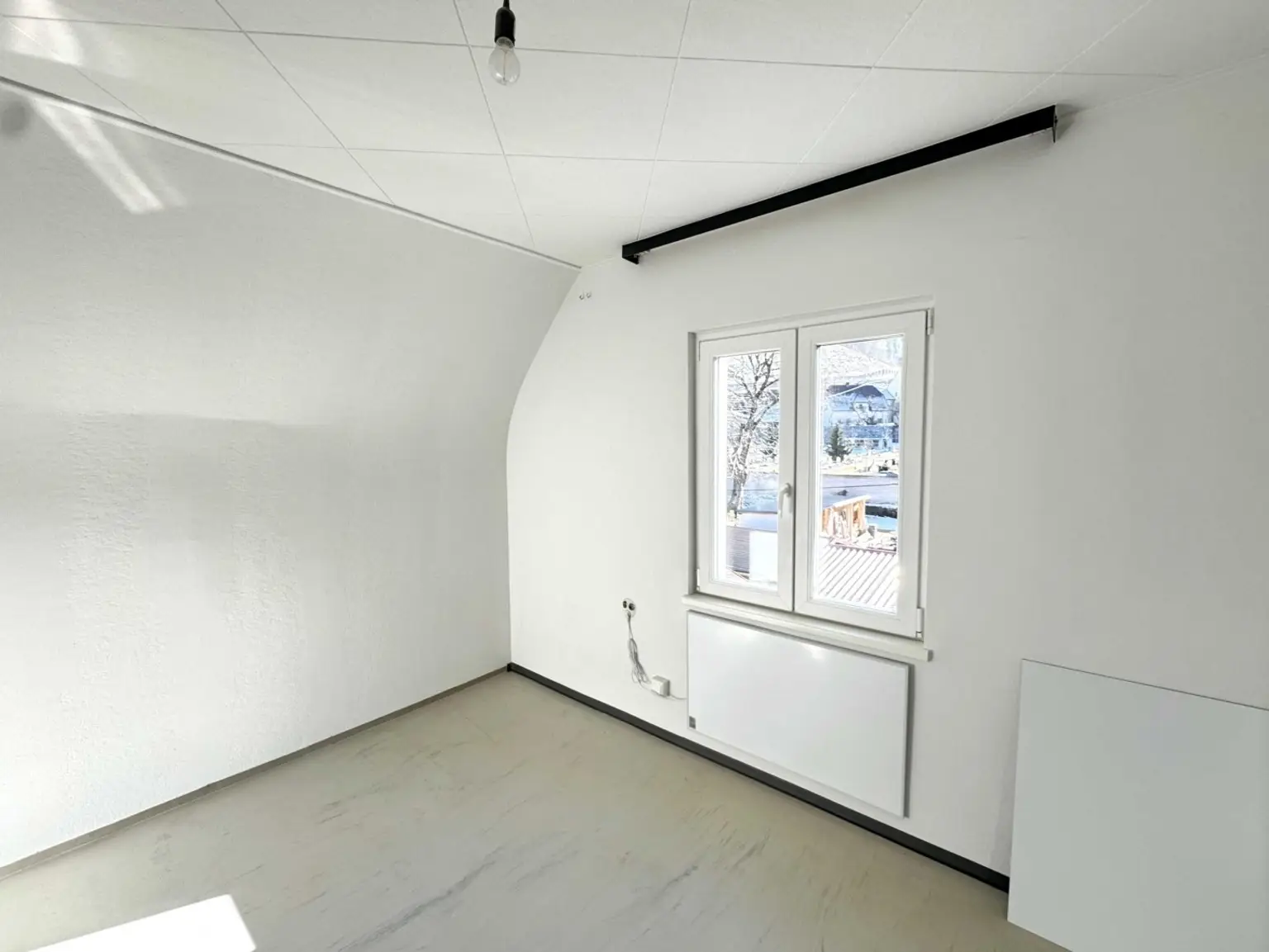 Neu sanierte 2-Zimmer Eigentumswohnung   | Mansardenwohnung | Trieben | IMS Immobilien KG