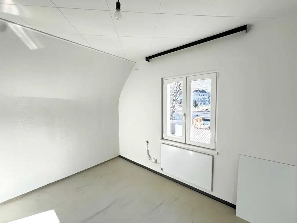 Neu sanierte 2-Zimmer Eigentumswohnung   | Mansardenwohnung | Trieben | IMS Immobilien KG
