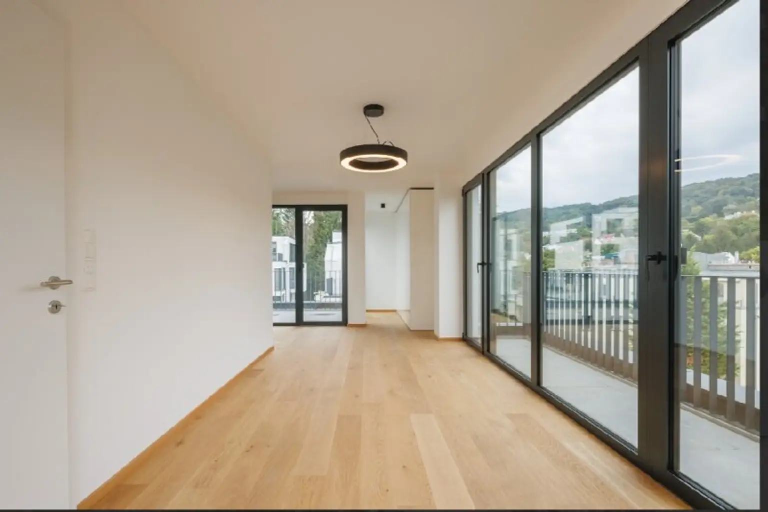 ERSTBEZUG! LUXUS VILLA 1190 MIT DEM WEITBLICK AUF DIE DÖBLINGER WEINBERGE!