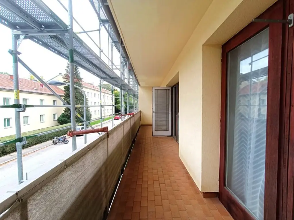 Charmante 2-Zimmer Wohnung mit Loggia im 23. Bezirk! Ideal für Pärchen!