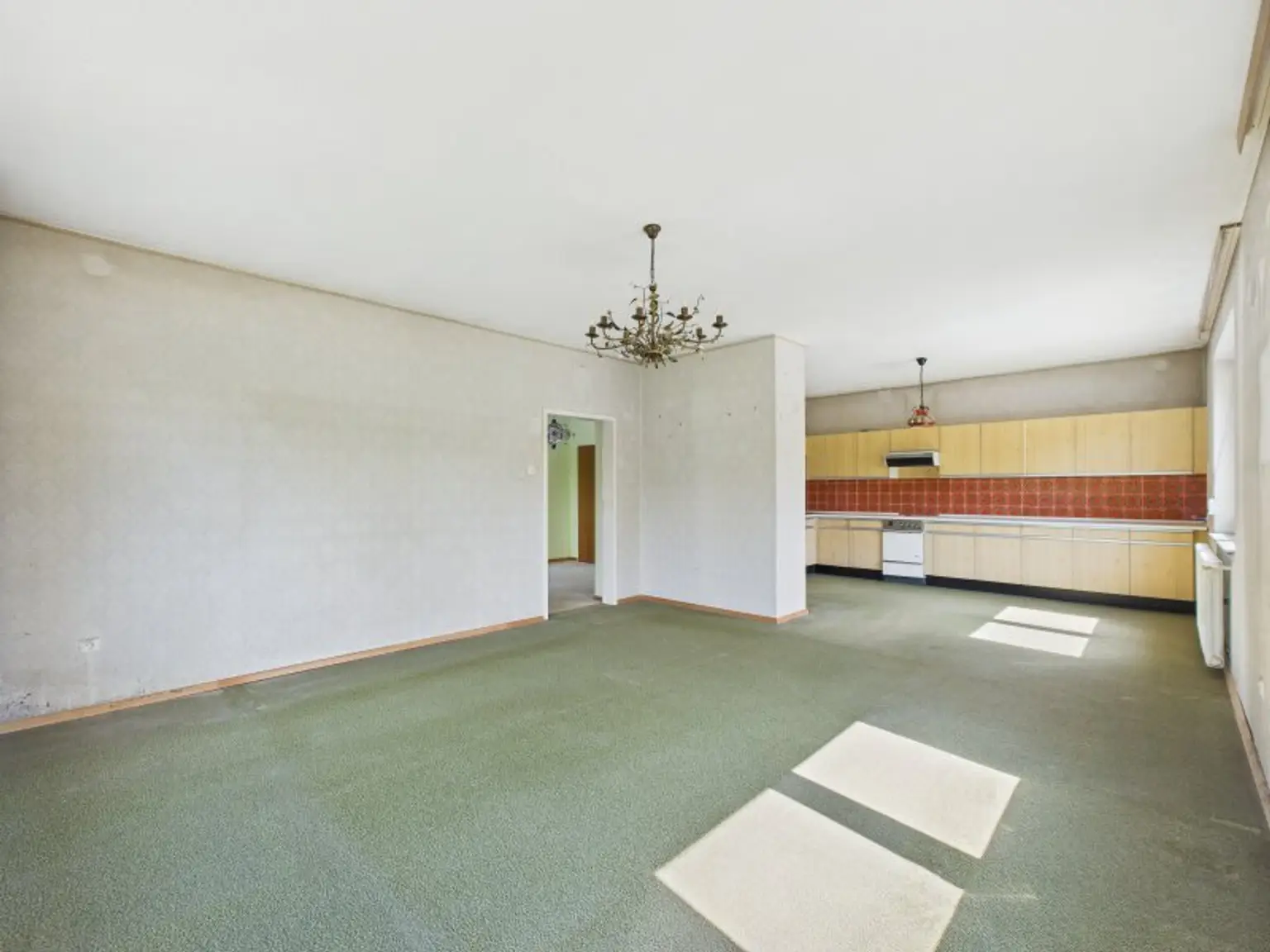 8 Zimmer Einfamilienhaus in Gänserndorf Stadt | 2.068 m² großes Grundstück