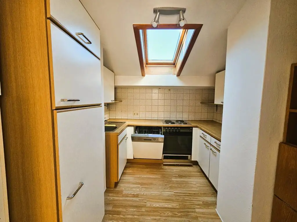 Helle 3-Zimmer-Mietwohnung in zentraler Lage von Pinsdorf mit Balkon & Gebirgsblick
