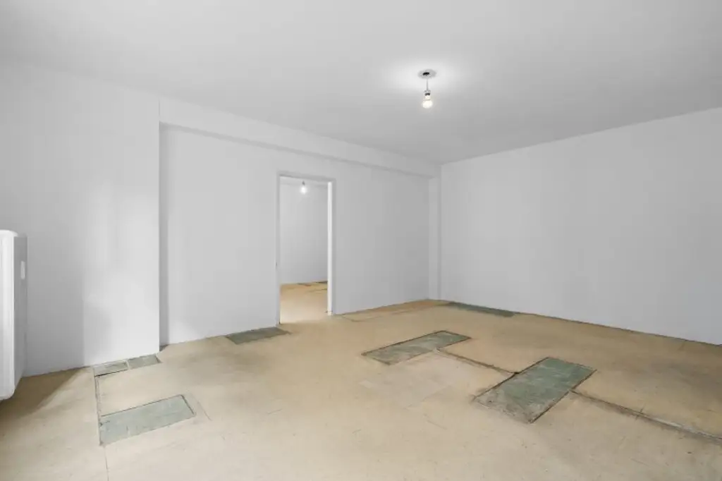 Geräumige 3-Zimmer-Wohnung in 1150 Wien/sanierungsbedürftig /WG möglich