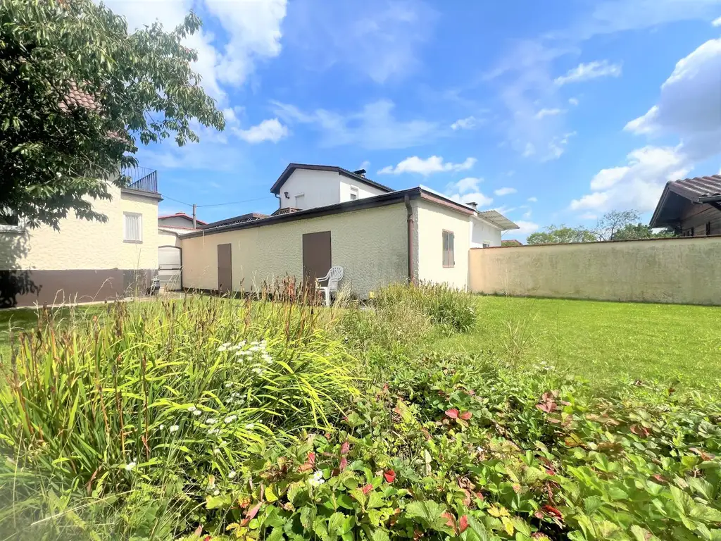 SEHR GEPFLEGTES HAUS IN SCHÖNER LAGE