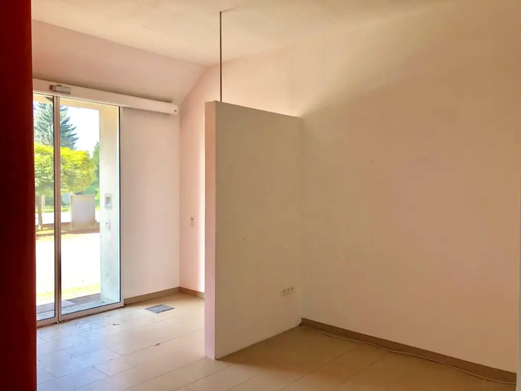 Sofortbezug: Portal-Geschäftslokal - Büro, barrierefrei - keine Gastronomie!
