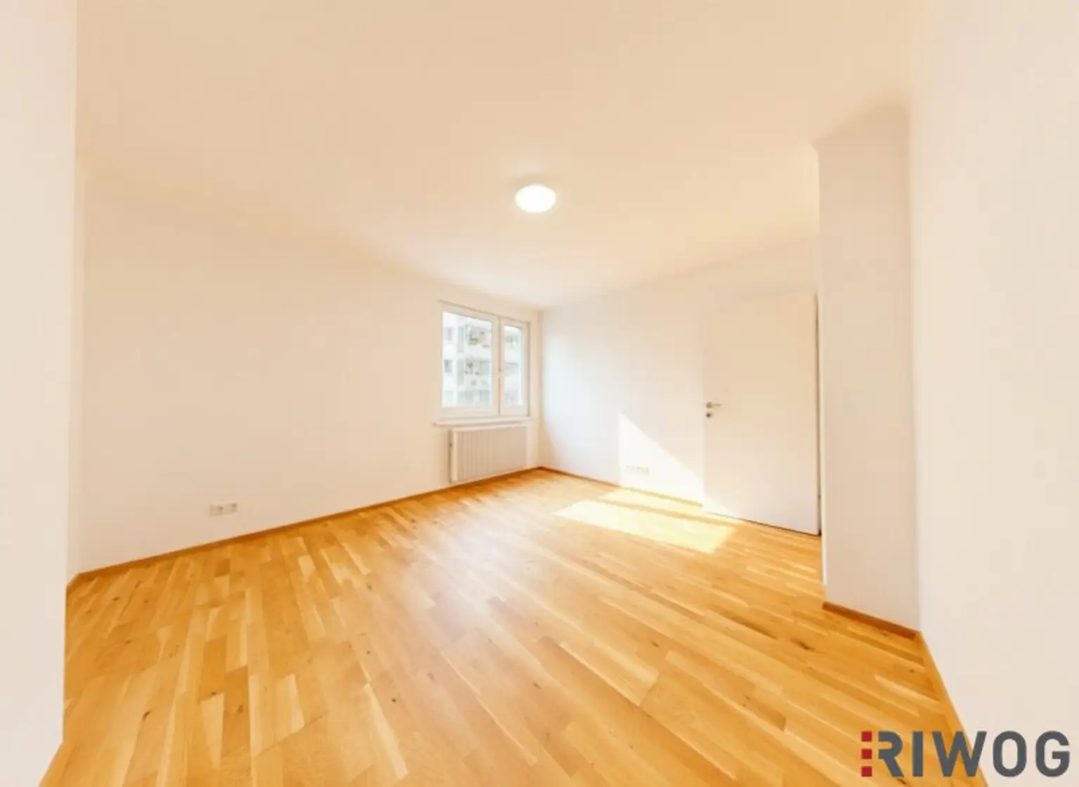 ERSTBEZUG nach Sanierung I 2 Zimmer Wohnung mit Loggia I Tischler Einbauküche inkl. Siemensgeräte I Alte Donau I Donauzentrum