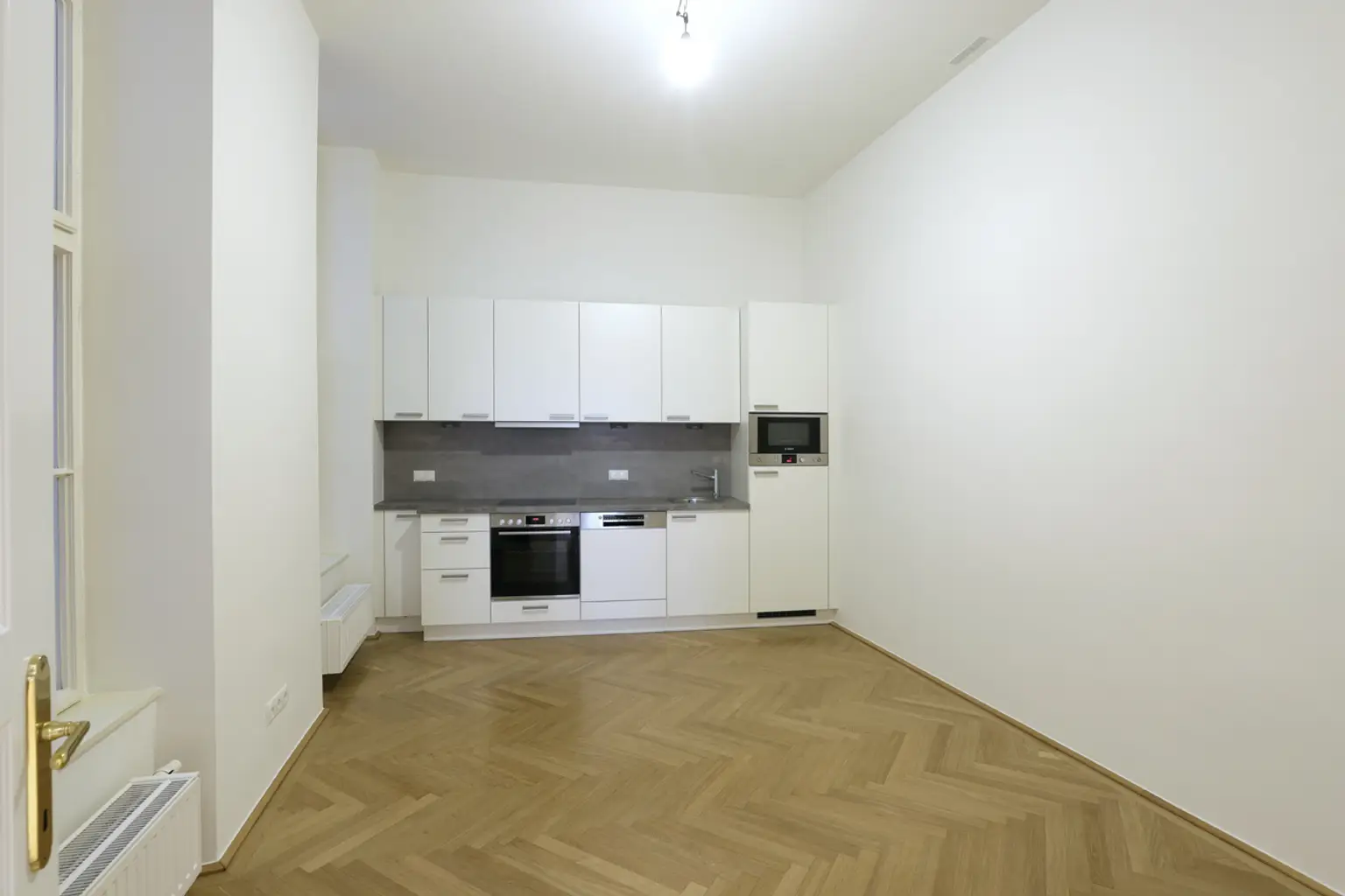 Unbefristete, ruhige 2-Zimmer-Wohnung mit Balkon in der Innenstadt