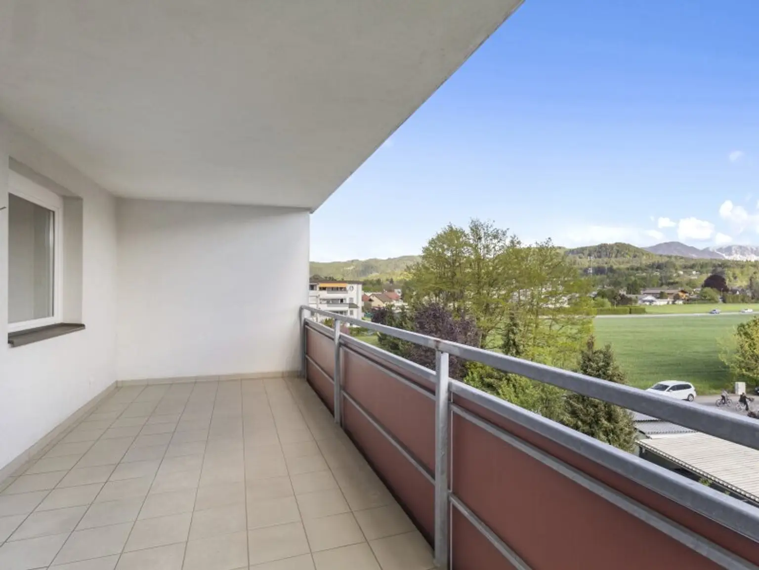 Schöne, sonnendurchflutete, ruhige und junge 94,00m² 3 Zi Wohnung in Viktring - Rekabachweg