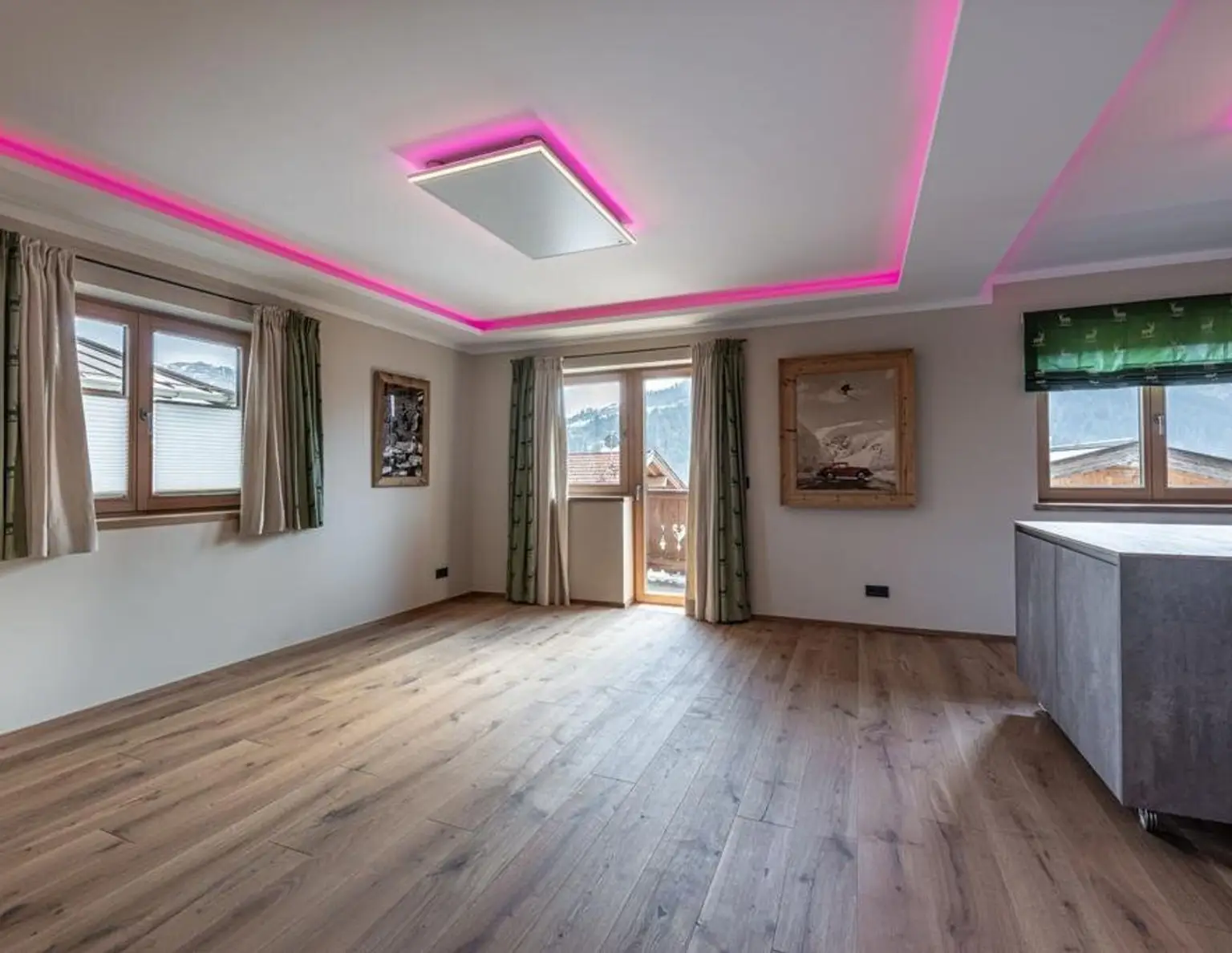 Zweigeschossige Dachgeschosswohnung mit sensationellem Ausblick