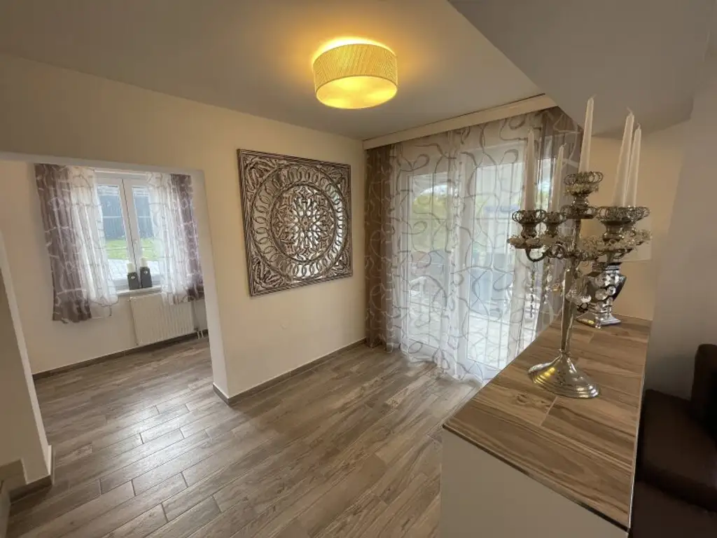 TOP-LIEGENSCHAFT MIT LUXUIÖSEM HAUS UND 2.568 m² GRUND - GRÜNRUHELAGE!