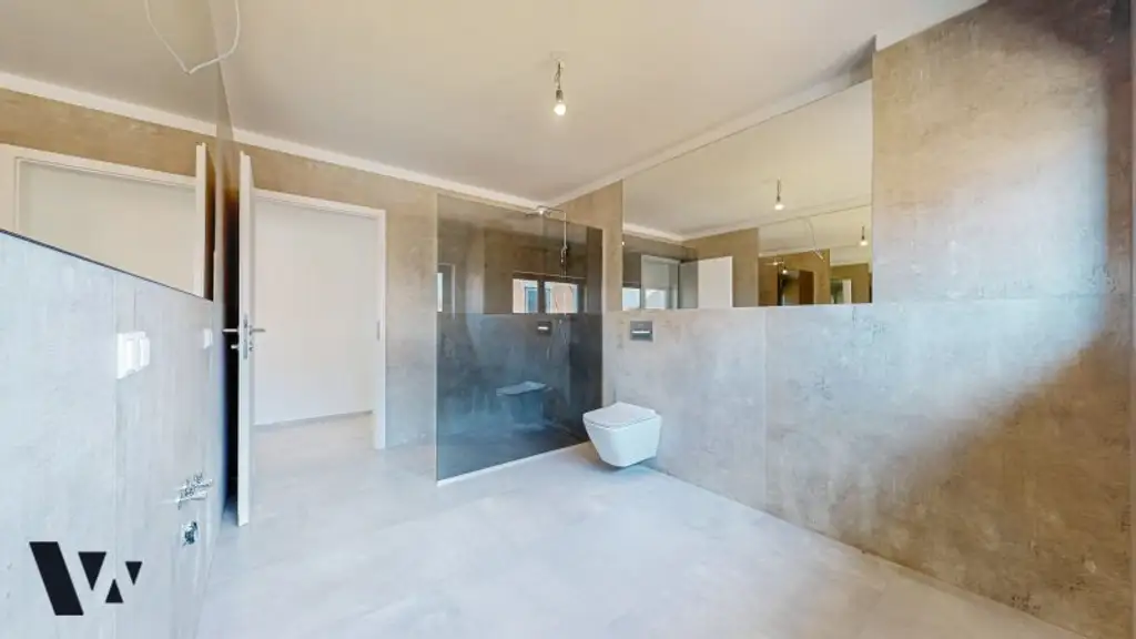 MODERNES DESIGNERHAUS MIT GARTEN & POOL | ERSTBEZUG | VIDEO-PRÄSENTATION
