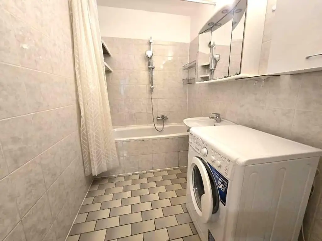 "Familienhit oder Investment: 3-Zimmer Wohnung mit Loggia"