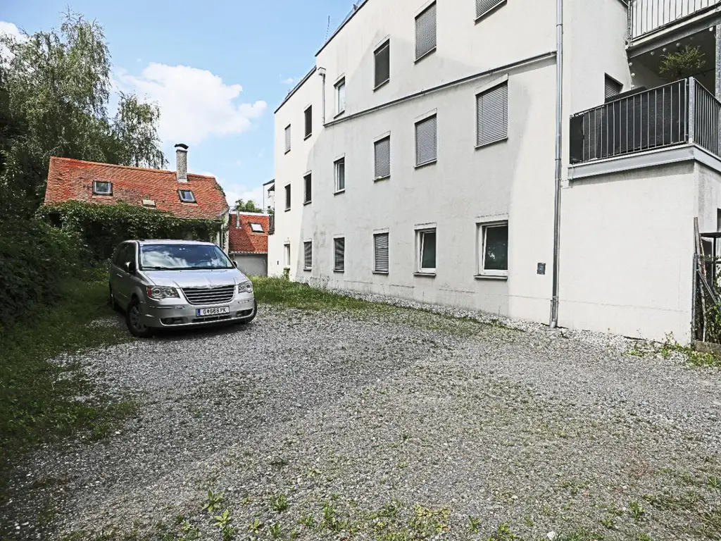 Renovierungsbedürftiges ZInshaus mit aureichend Parkplätzen im Trendbezirk Graz/Lend