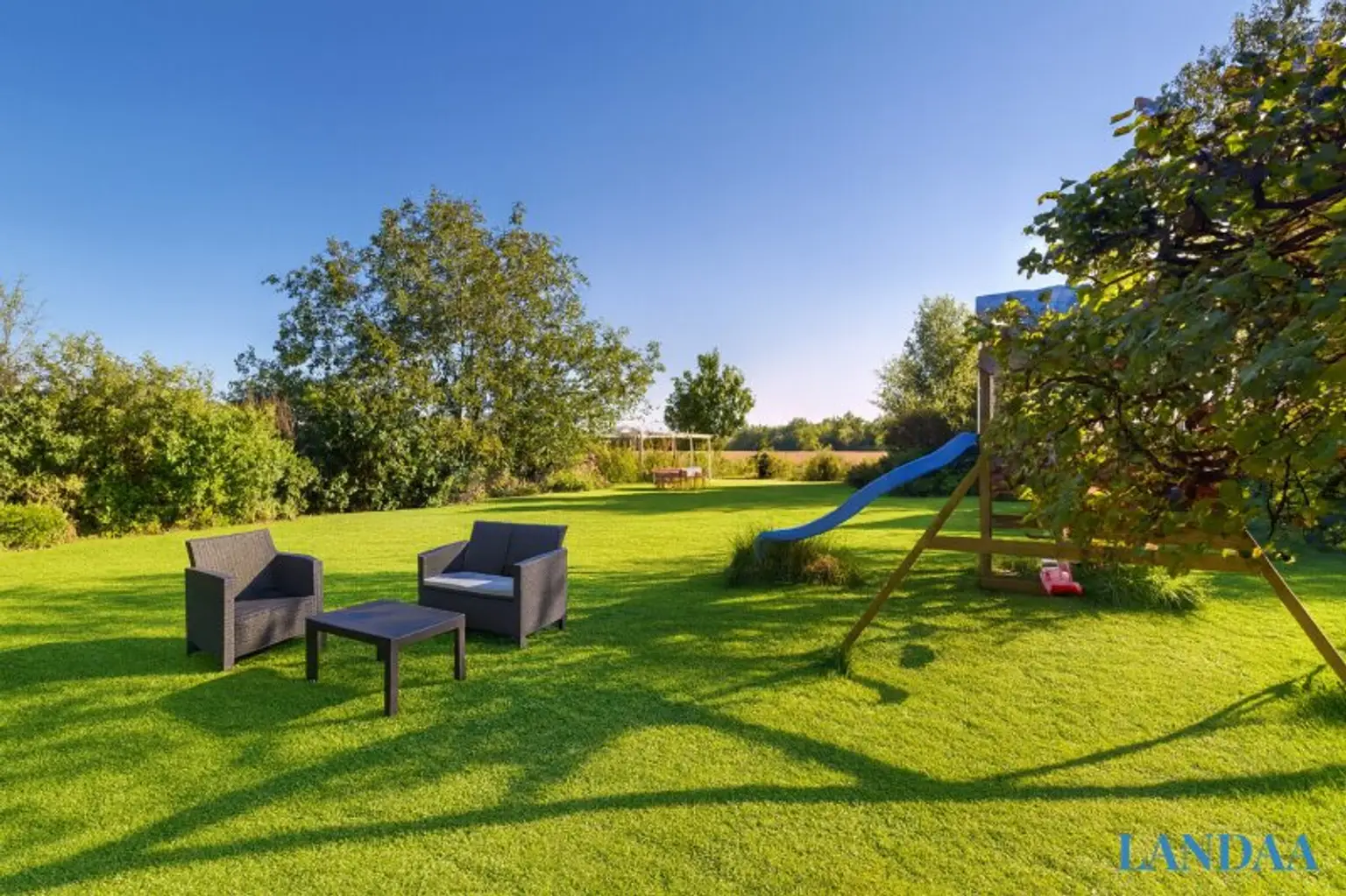 Grünes Glück – Modernes Wohnen im Holzdesign