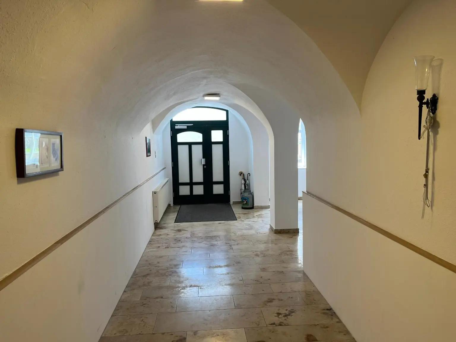 EG Eingang zum Saal OG