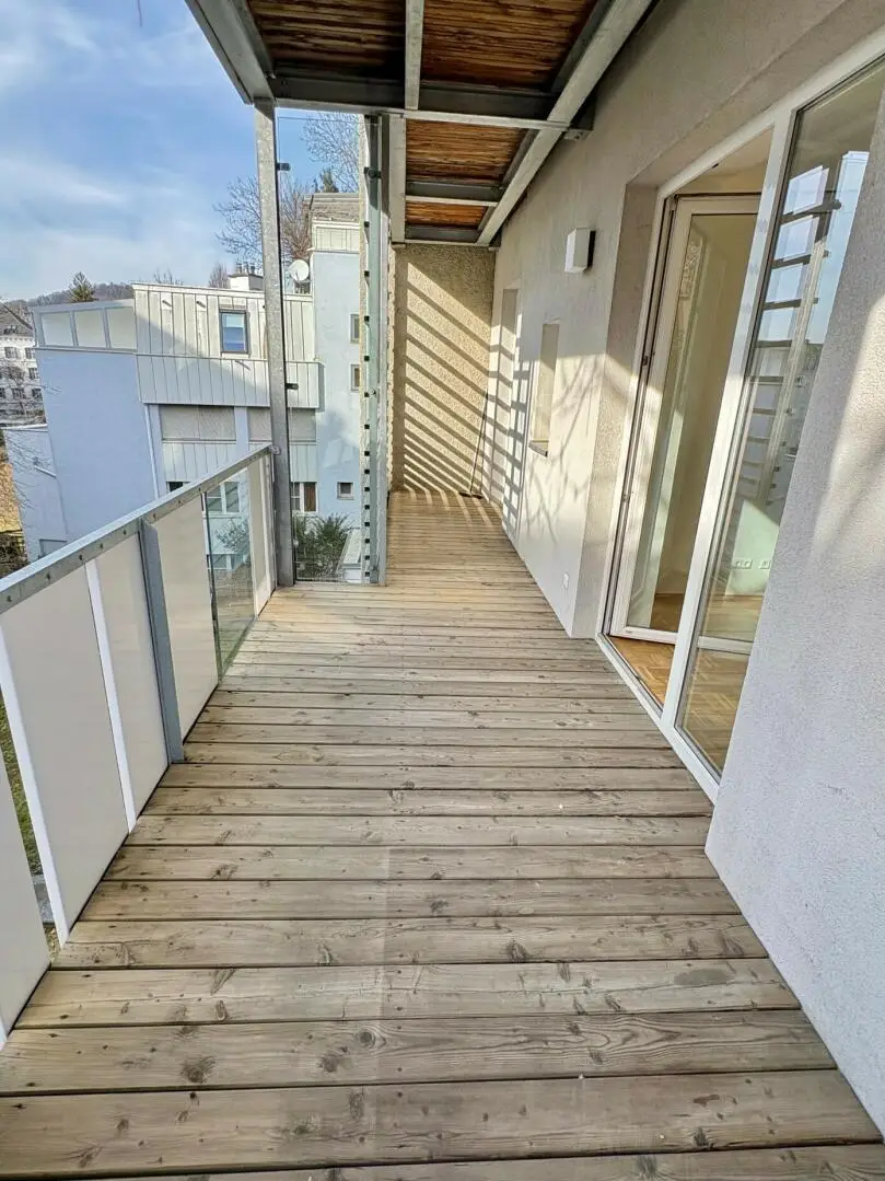 Balkon bis zum Badezimmer