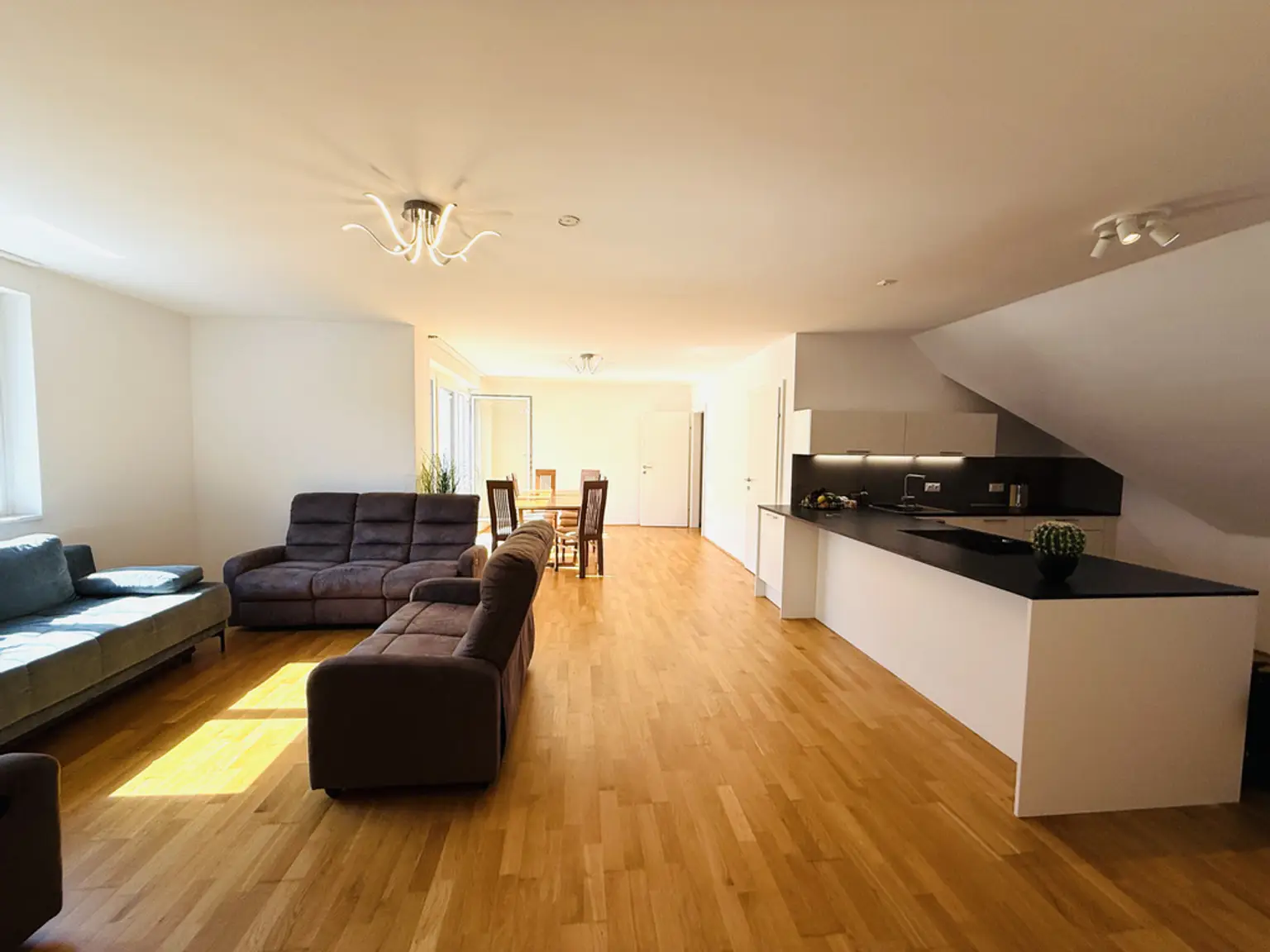 WOHNTRAUM | GRÜNLAGE | RUHIG | PERFEKTE VERKEHRSANBINDUNG