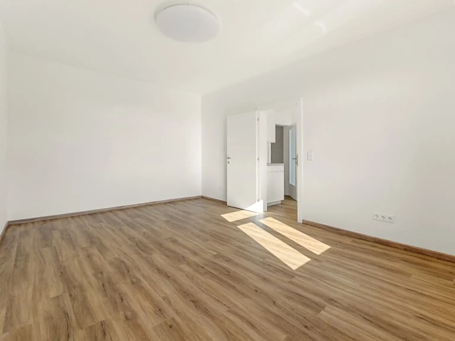 Traumhafte und kernsanierte 1,5 Zimmer Wohnung mit Parkplatz in Klagenfurt - Billrothstraße