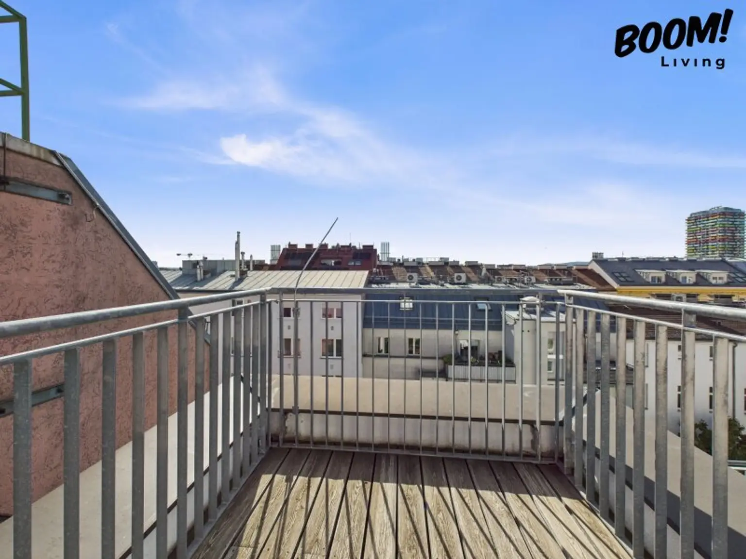 Helle 3-Zimmer-Dachgeschosswohnung mit großer Terrasse in 1200 Wien