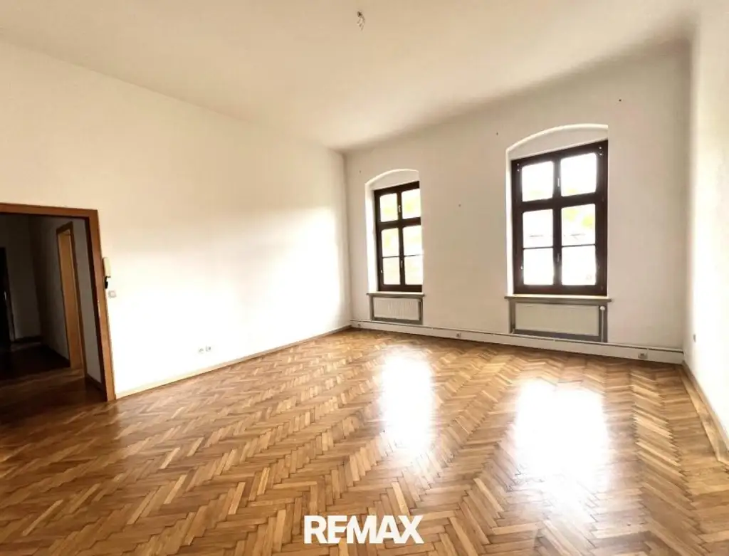 Charakteristisches Zinshaus im Ortszentrum