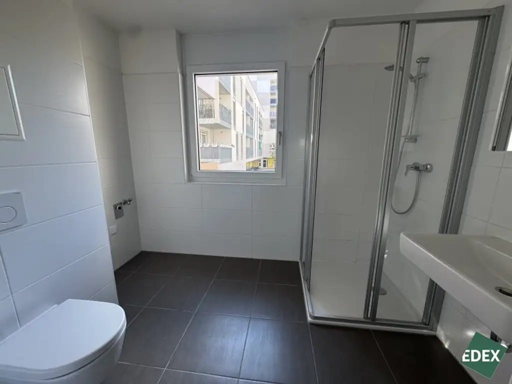 Perfekt für Singles oder Paare: Attraktive 2-Zimmer-Wohnung mit Balkon nahe U1 Rennbahnweg