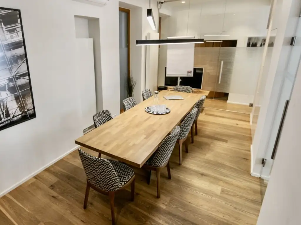 Investment mit ansprechender Rendite - Hochwertig ausgestattete Büro-, Praxis- bzw. Geschäftsfläche in U-Bahn-Nähe