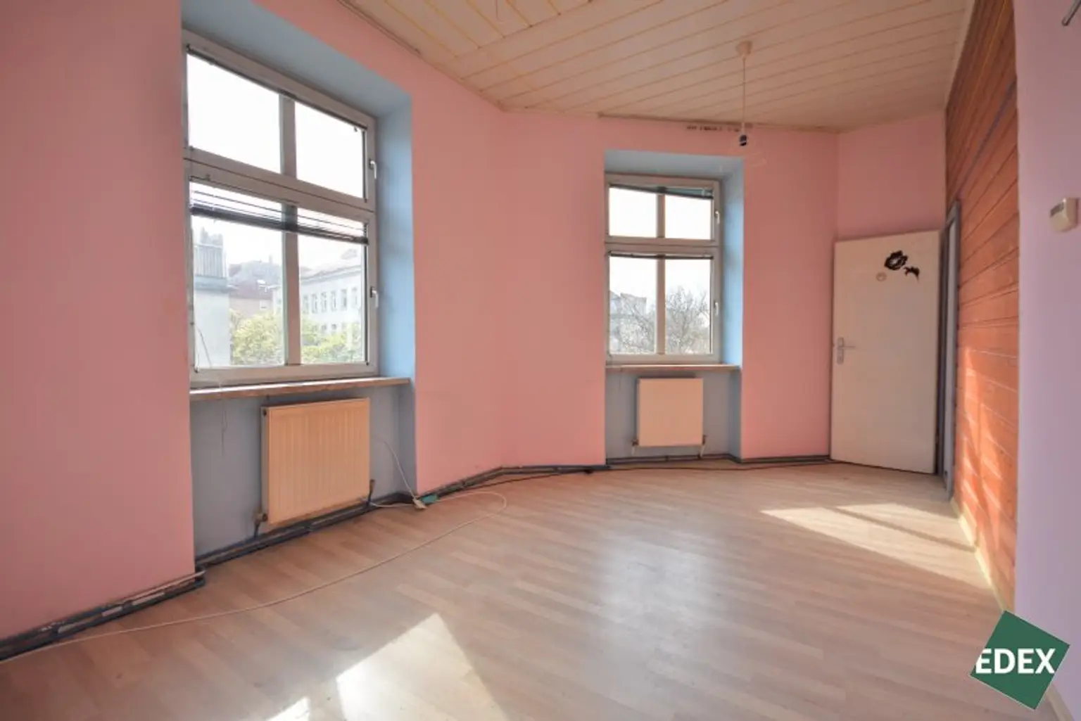 Altbauwohnung mit 56 m² zum Sanieren – ruhige Lage in Favoriten
