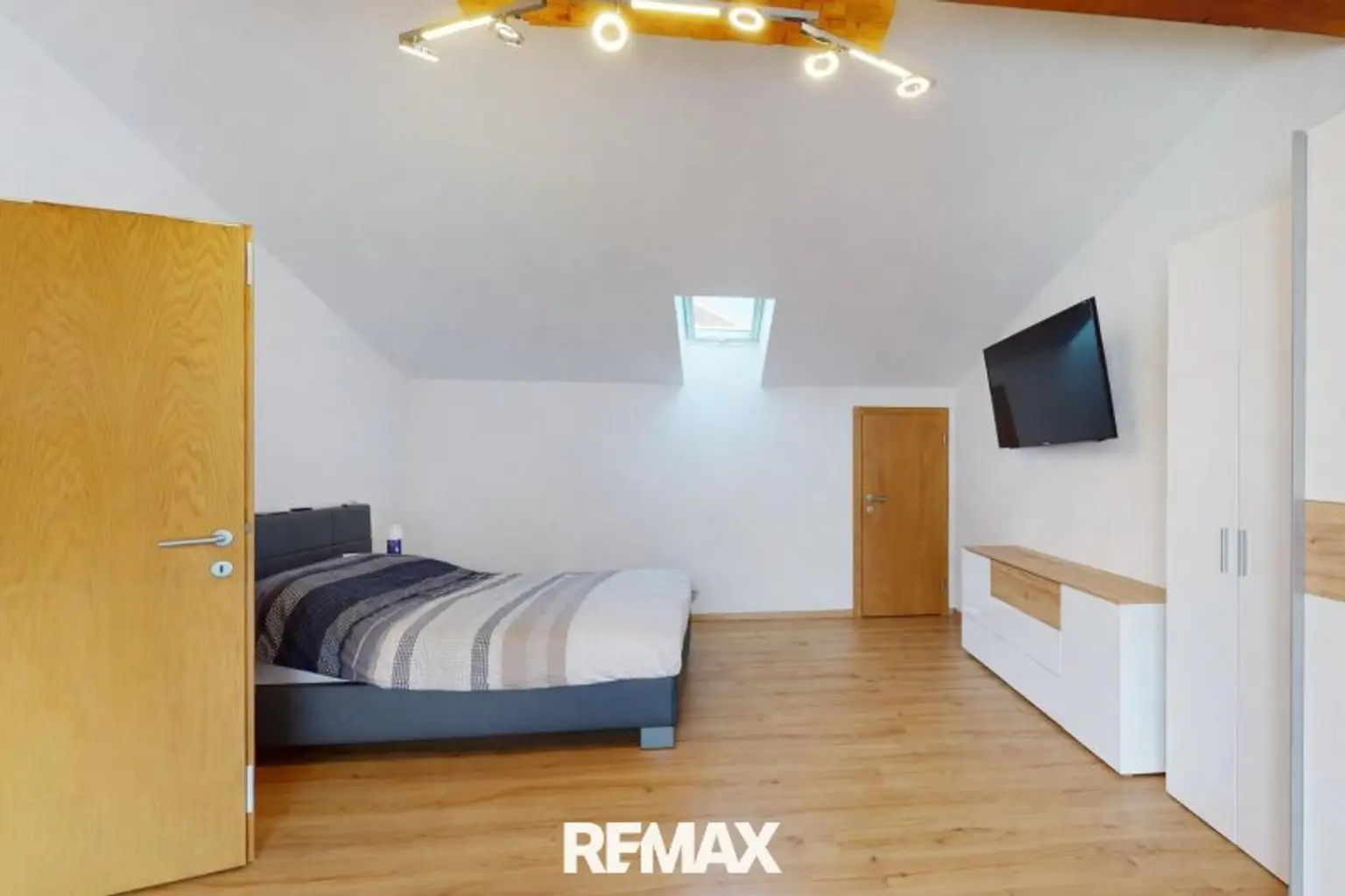 Wohnung - Zimmer IIII OG
