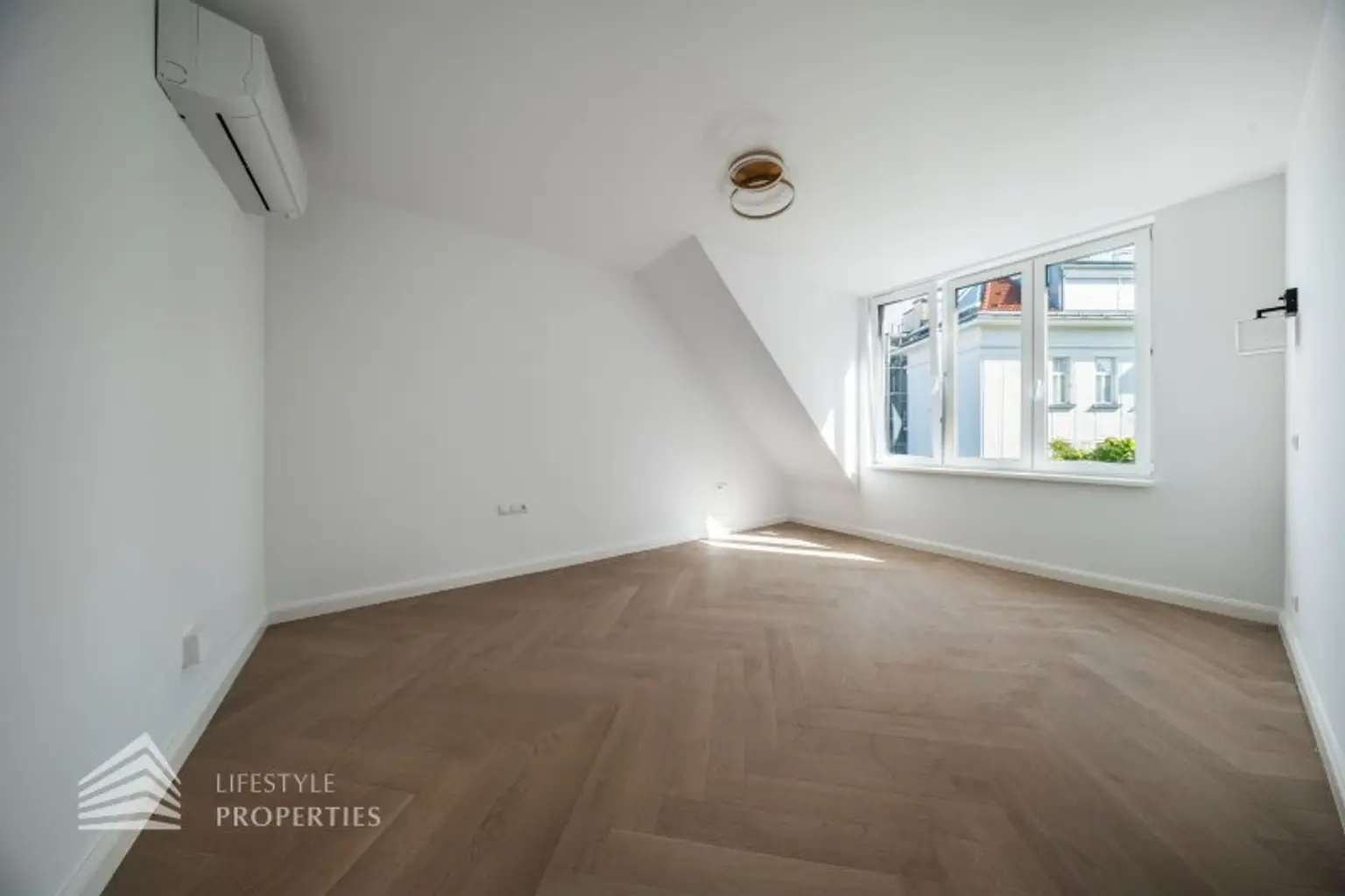 Exklusive 3-Zimmer DG-Wohnung, Nähe Pötzleinsdorfer Schlosspark by Lifestyle Properties, Stock-im-Eisen-Platz 3