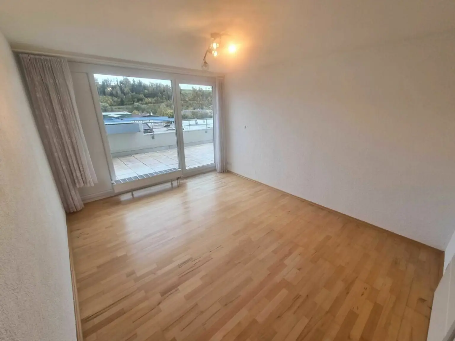 4 1/2 Zimmer Terrassen-Wohnung