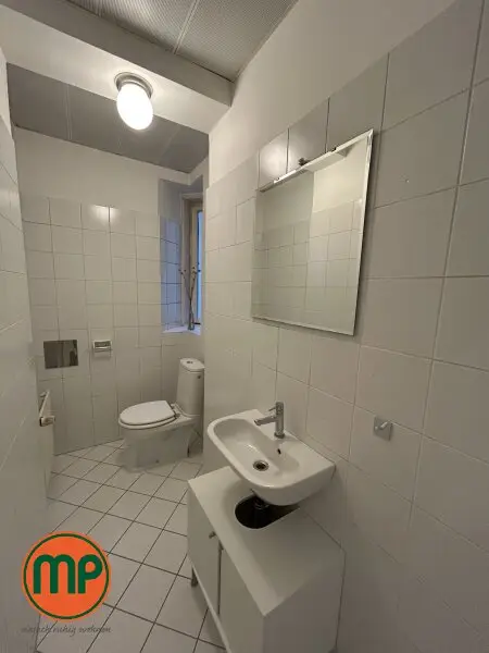 Beste Lage trifft Altbaucharme - 2 Zimmerwohnung am Schwarzenbergplatz