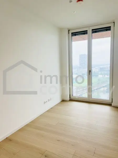 Luxuriöse Wohnung mit 65 m2 großem Balkon und Stadtblick in einem neuen, mehrstöckigen Premiumgebäude + Tiefgaragenplatz! 2. Bezirk. U2